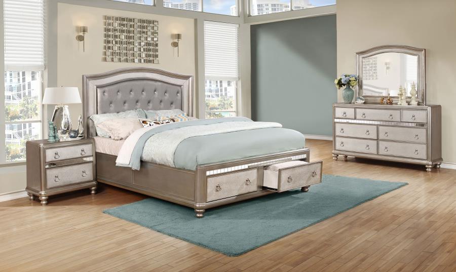 (image for) Bling Game 4-piece Queen Bedroom Set Metallic Platinum