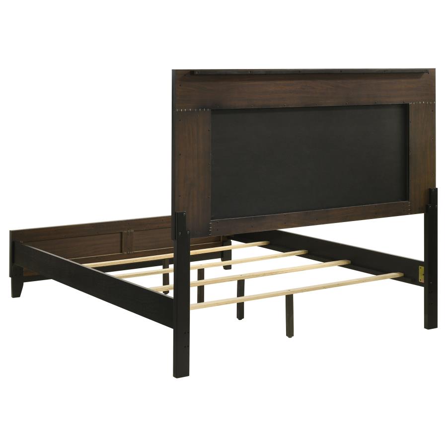 (image for) Valencia 4-piece Eastern King Bedroom Set Black