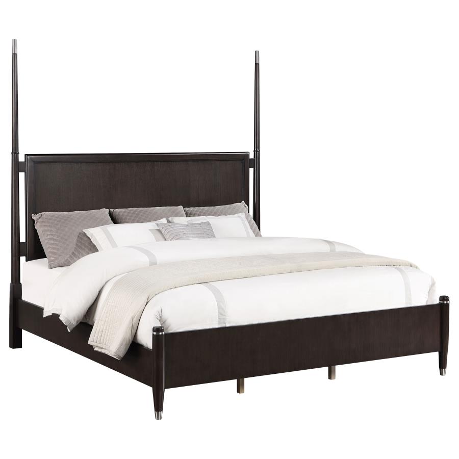 (image for) Emberlyn Wood Eastern King Poster Bed Brown