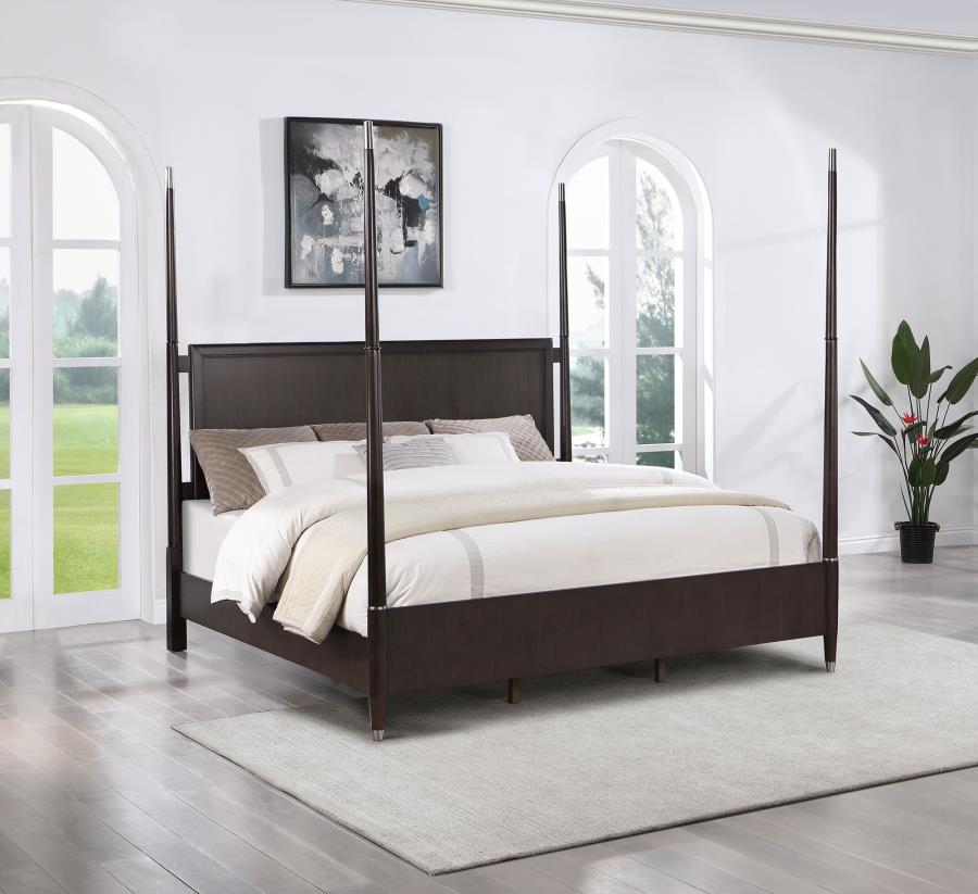 (image for) Emberlyn Wood Queen Poster Bed Brown