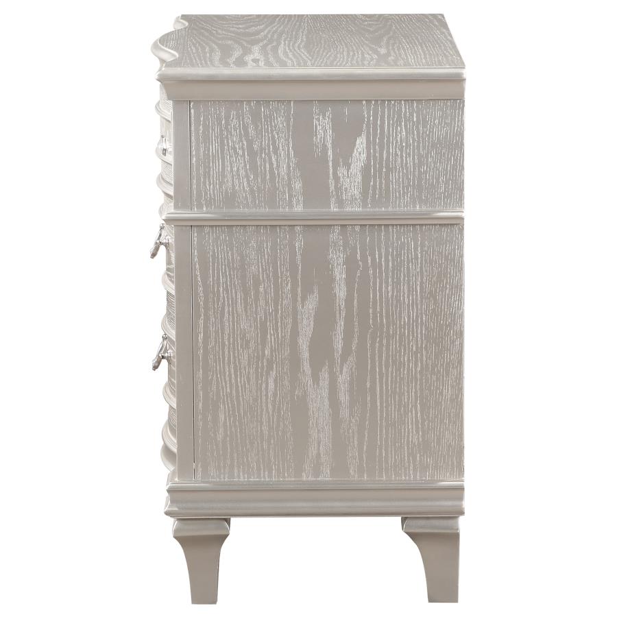 (image for) Evangeline 3-drawer Nightstand Silver Oak