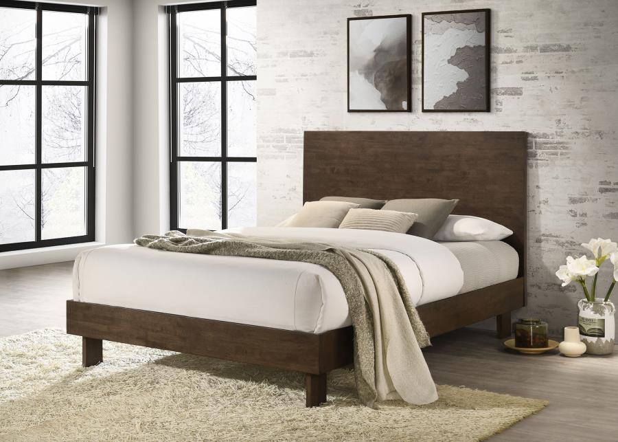 (image for) Glenwood 48-inch Eastern King Platform Panel Bed Warm Brown